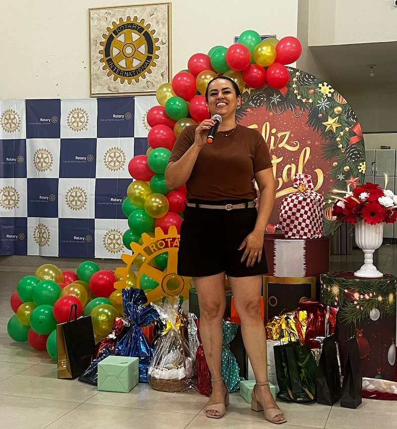 O Rotary Club de Monte Aprazível, tendo como Pres. Priscila Mafetone, realiza uma Confraternização d...