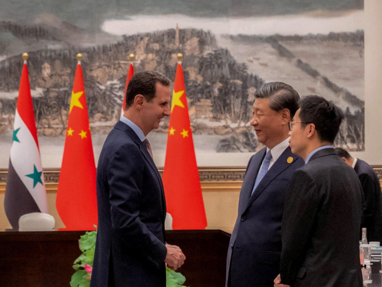 叙利亚邻居说，流亡叙利亚总统巴沙尔阿萨德目前在中国。之前他逃亡至俄罗斯。