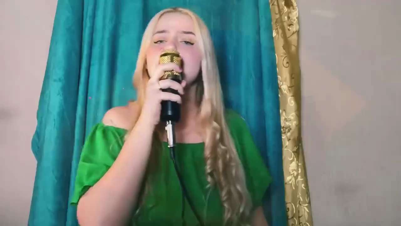 Inacreditável...
Dizem que a #cantora Fernanda Oliver foi presa por cantar esta música???

Que país ...