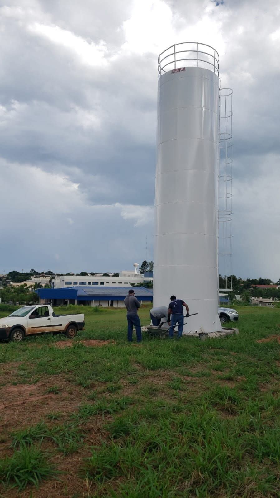 A AVCC de Jales, juntamente com o Rotary Club de Nova Castilho, doaram ao Hospital de Amor de Jales ...