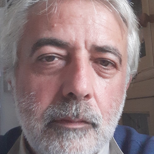 Patriot without being US-citizen, earlyretired socialworker, Poet and Blogger in passion (marcusgundlac12), Book-Fan, co...