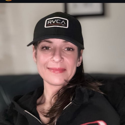 Female
 🍯 💝 athletes @tik@