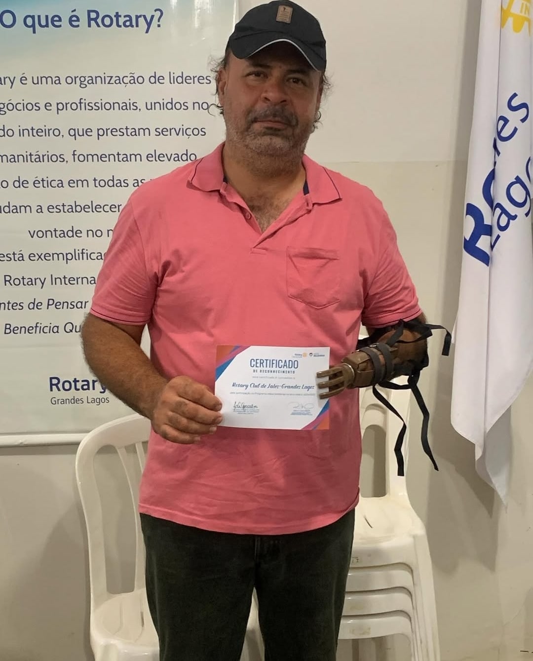 Texto do Rotary Club de Jales - Grandes Lagos:

E fevereiro foi o mês do projeto das Mãos Solidárias...
