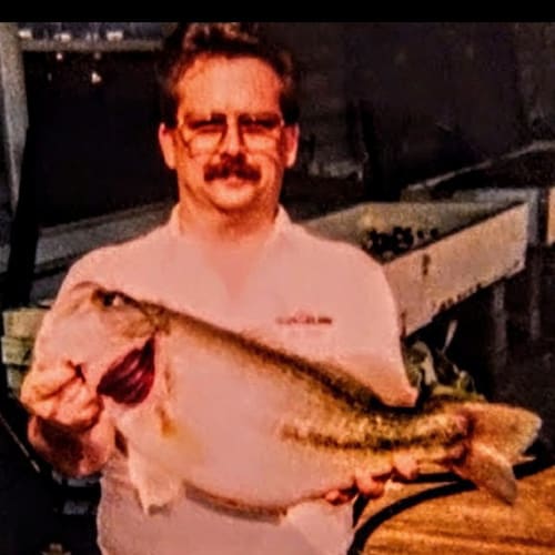 Retired/Disabled Ex- Professional Fisherman, Cajun 100 Nat'l Fishing Team Member & Custom Knife Maker