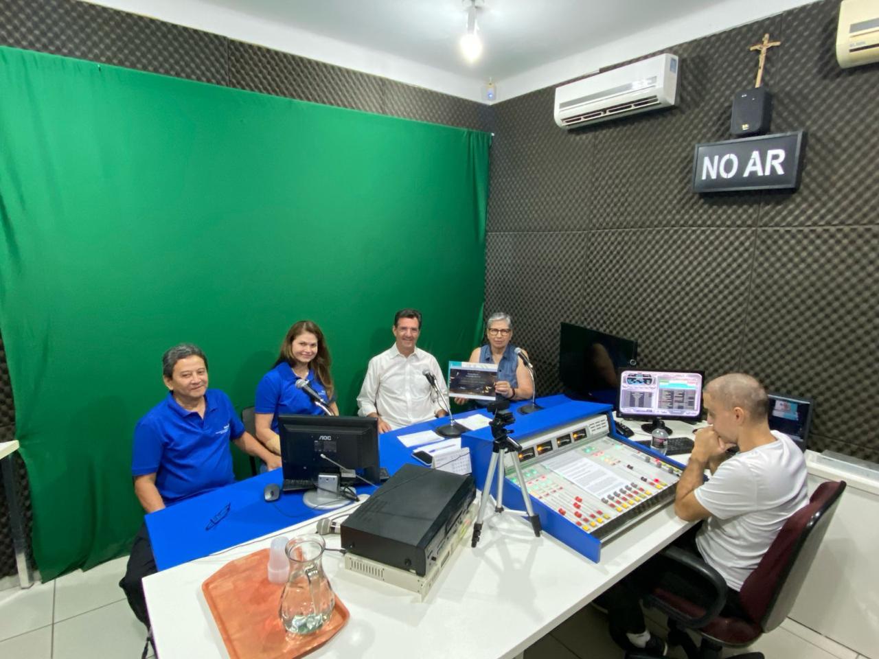 Texto do Gov. Gerson Januário:

Em comemoração aos 120 anos do Rotary International, os Rotary Clubs...