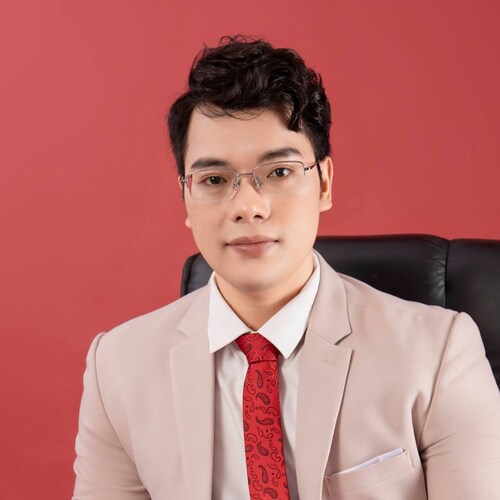 Introducing Khang Rylan, an author and journalist working at Grumpy Sharks.