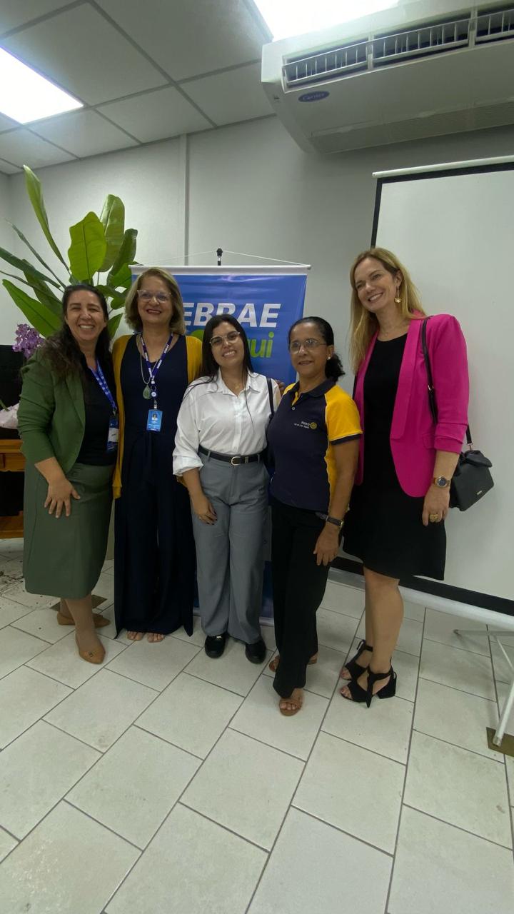 20/03 - As companheiras Joelita Rocha e Letícia Cezário participaram com entusiasmo do evento Café D...