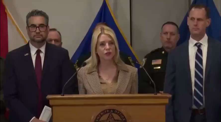 Why is the AG of the United States crowing about arresting 3 gang members instead of focusing on Soros, the Epstein crew, corrupt politicians or judges, or the leftist conspirators behind taking Trump out in 2020 and waging unethical lawfare on him ever since?
A random DA should be taking care of this and she needs to be focused on issues that are at her pay grade... this isn't it. I really am uninterested in seeing anymore news or press conferences from her until she does something that will impact the nation... not a neighborhood.

#Truth #MAGA