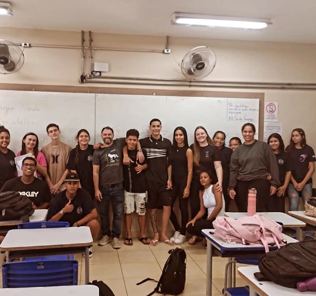 No dia 11/04, o Rotaract Club de Colina esteve na E.E. Darcy Silveira Vaz para realizar seu projeto ...