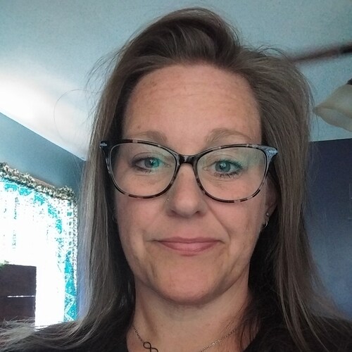 I am a Jesus loving conservative. I am an RN, a mom, wife, daughter, sister and I Love this country!  ❤  (no DM's please and thanks!)