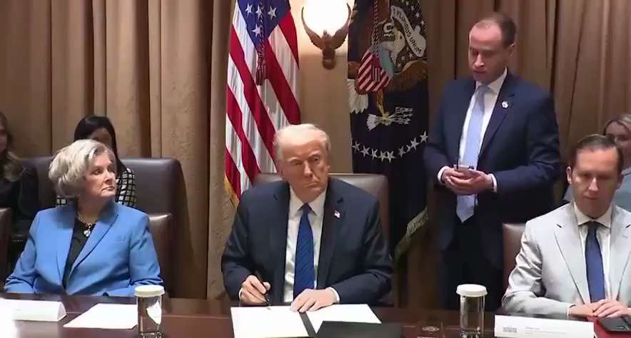 🚨 PRESIDENT TRUMP SIGNS ONE OF THE MOST FAR-REACHING EXECUTIVE ACTIONS IN THE HISTORY OF THE REPUBL...