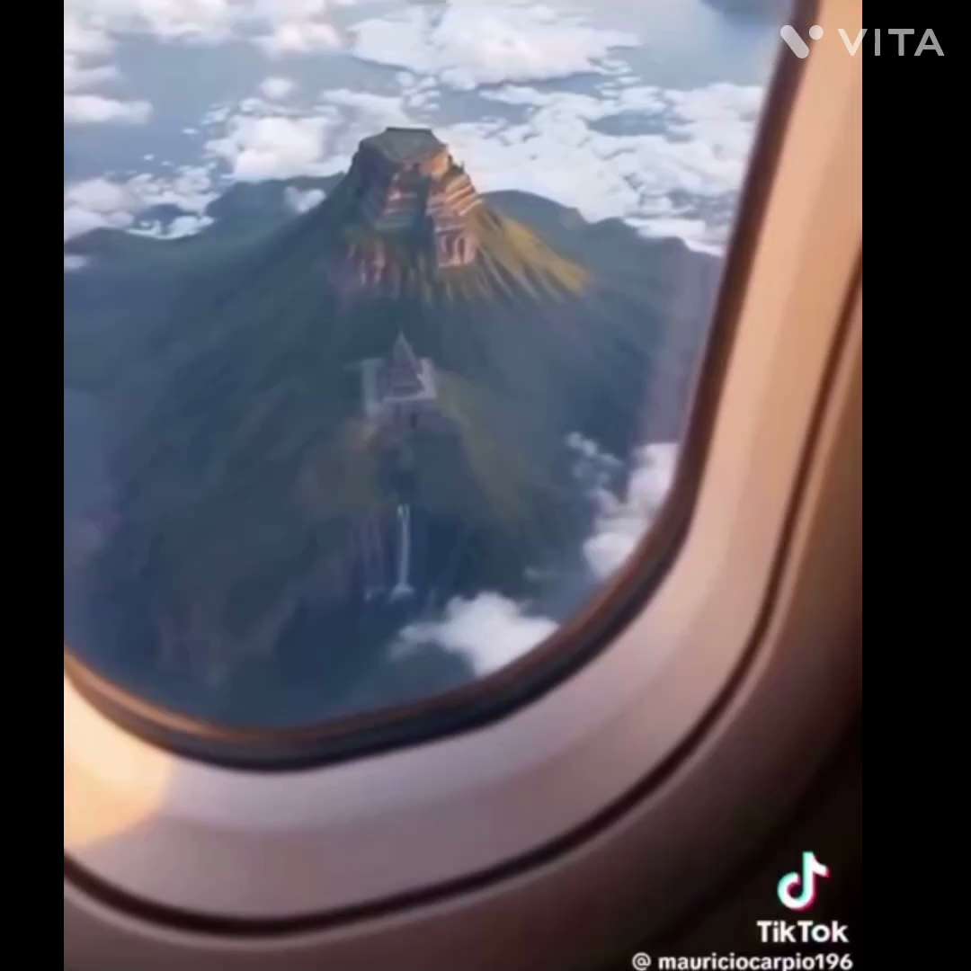 
#隠された　#南極　🇦🇶

南極大陸を横断して氷壁の向こうに何があるのか​​探し出す時が来ました！👌