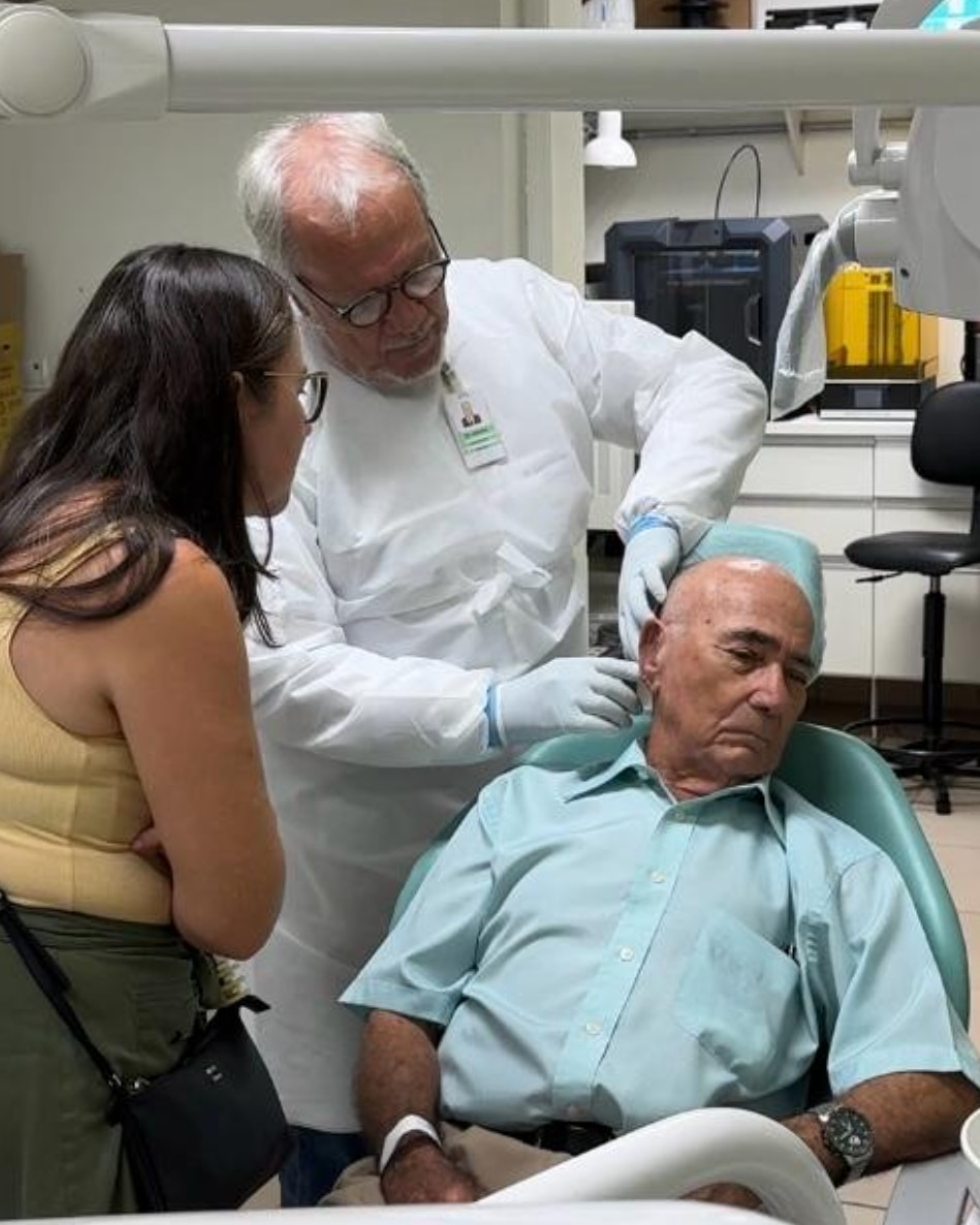 Próteses distribuídas gratuitamente pelo Hospital Amaral Carvalho melhoram a autoestima no pós-trata...