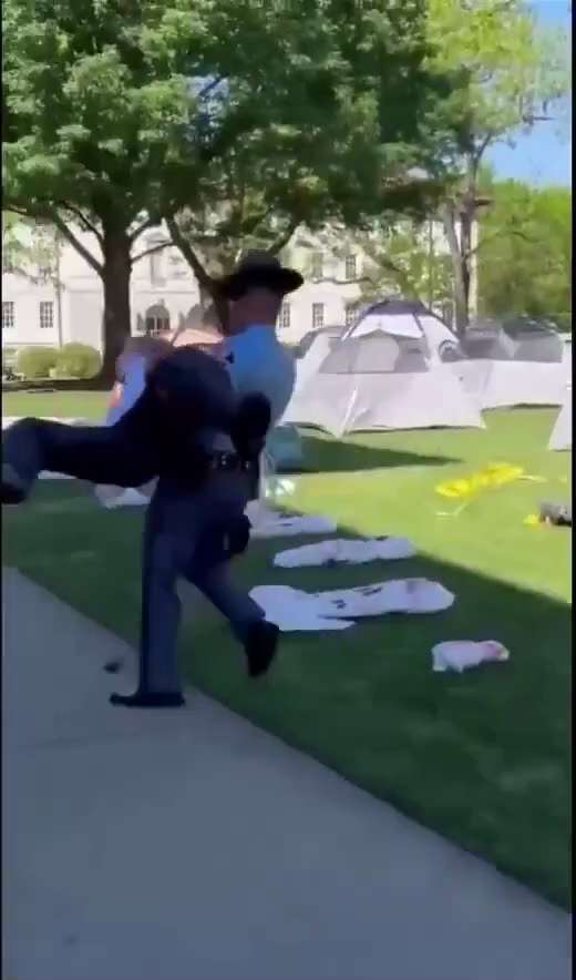 Now presenting....
......STATE TROOPER OF THE WEEK!!!