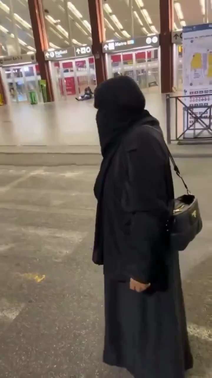 She saw two women kissing in Rome and had a hysterical fit. This is Islam.
Source: https://x.com/Rad...