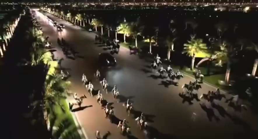 🚨🔥President Trump while in the BEAST is being escorted into the Palace for a State Dinner 

Trump ...