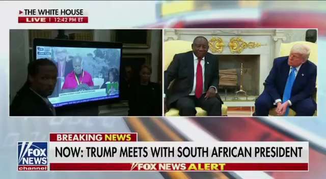 🚨TRUMP HOLDS SOUTH AFRICA PRESIDENT ACCOUNTABLE!

President Trump says to "turn down the lights" an...