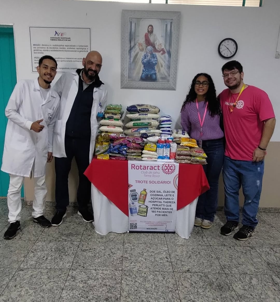No dia 31/05 o Rotaract Club de Jahu - Terra Roxa entregou mais de 120 kg de alimentos ao Hospital T...