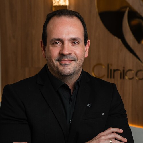 Dr. Nemer Finotelo – CRM-SC 19776 / RQE 28115
Titulado em Endocrinologia e Metabologia (RQE 28115).
Pós-Graduado em Ema...