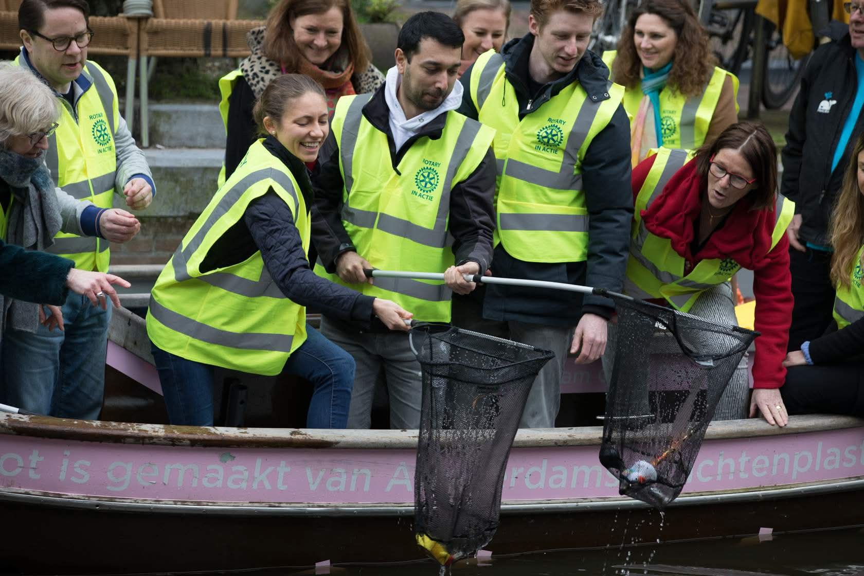 Meio ambiente

Nós apoiamos projetos em prol da conservação e proteção de recursos naturais, da sust...