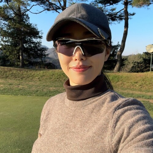 "🌺 Blooming with grace | Stronger every day"