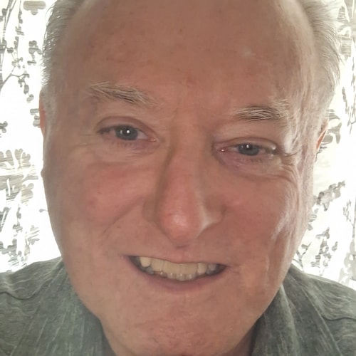 Retired Military 22 years 
San Francisco St Univ.
From Rochester NY
Live in Folsom CA
Single
America 🇺🇸 1st