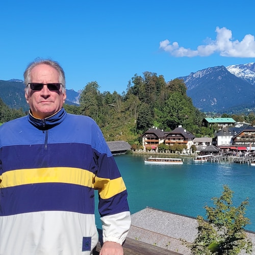 @chiefnerd THE SNOW BALL IS GETTING LARGER AS ITS RACING DOWN HILL.WAKE UP BEFORE THE SHIT HITS THE FAN