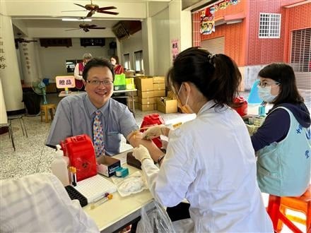 Rotary Clubs se unem na luta global contra a hepatite

A causa Hepatite Zero, criada no Brasil, fina...
