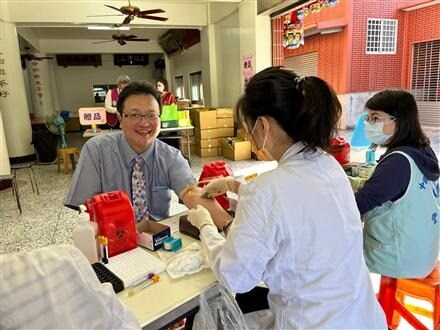 Rotary Clubs se unem na luta global contra a hepatite

A causa Hepatite Zero, criada no Brasil, fina...