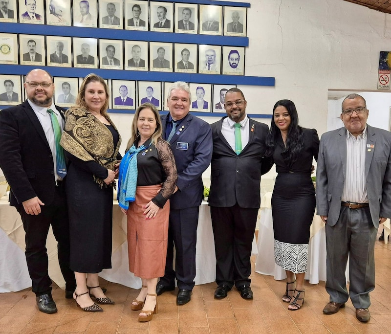 Texto do casal Gov Lelo e Cláudia Maset 

7ª Visita Oficial no Rotary Club de Colina!

Uma noite mem...