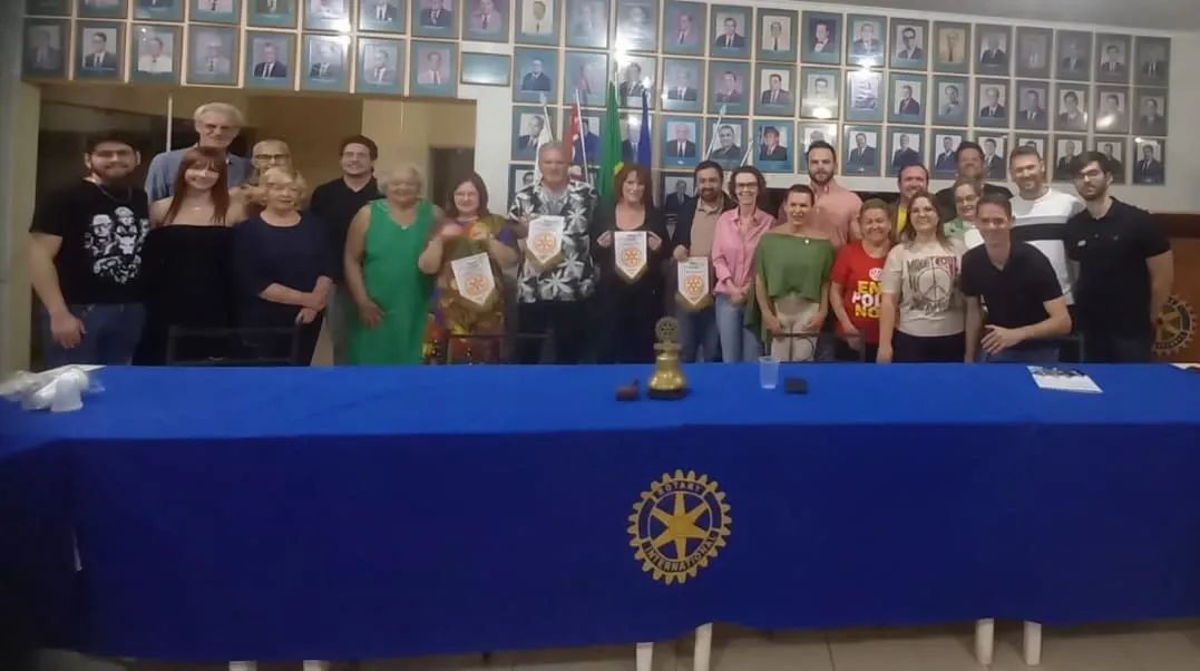 O Rotary Club de Votuporanga - Novo Milênio, presidido pelo advogado Éberton Guimarães Dias, recebeu...