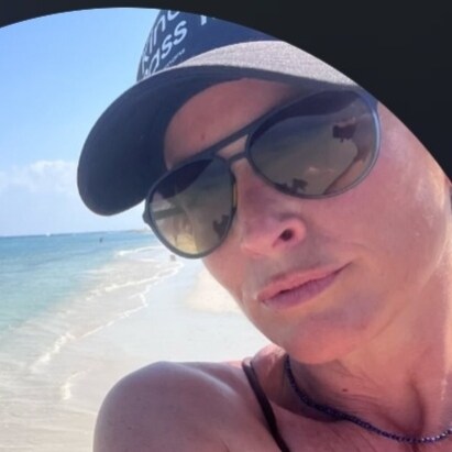 I owe it all to Jesus!!!
Team humanity, I follow back patriots✊
Christian conservative, A freelance writer and an artist...