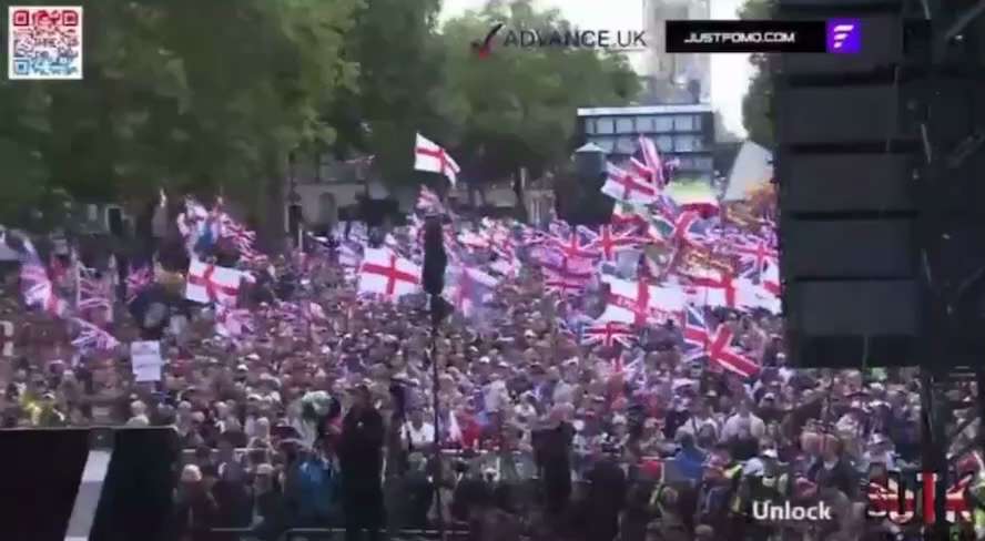 民众在觉醒，在反抗！“言论自由”是民主的最后防线！👏👏👏

💥🇬🇧保守派活动家伊娃·弗拉尔在汤米·罗宾逊游行中发言：“我们为查理·柯克而战”‼️

“我们正在进行一场真理与谎言、自由与暴政...