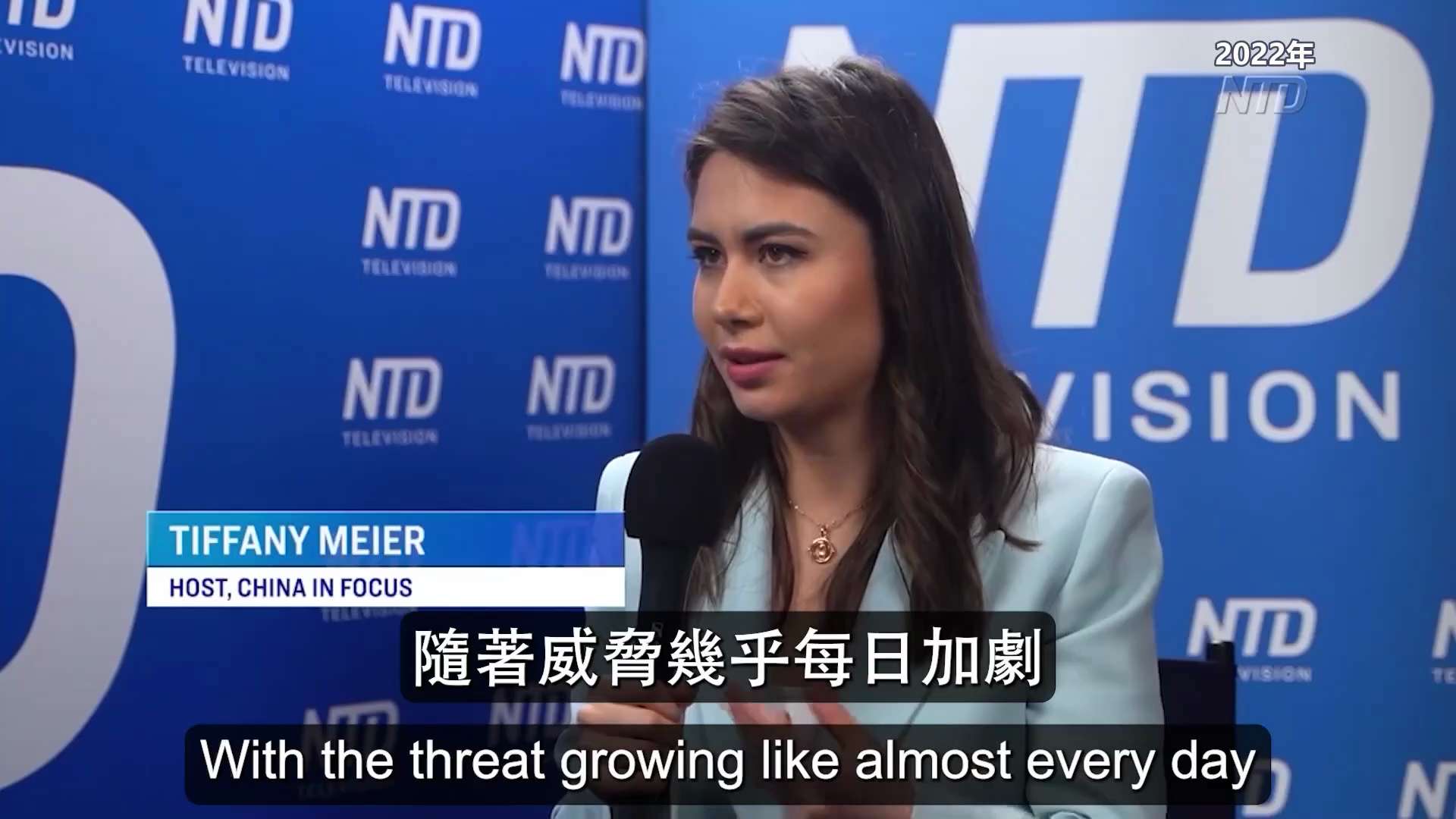 【美国之声--2022年柯克就直指中共是美国最大的敌人，呼吁美国采取严厉手段全面反制】2022年查理·柯克接受NTD采访：

他强烈批评中共，称其是美国和全球自由的最大威胁，并认为美国犯下了重大战略错...