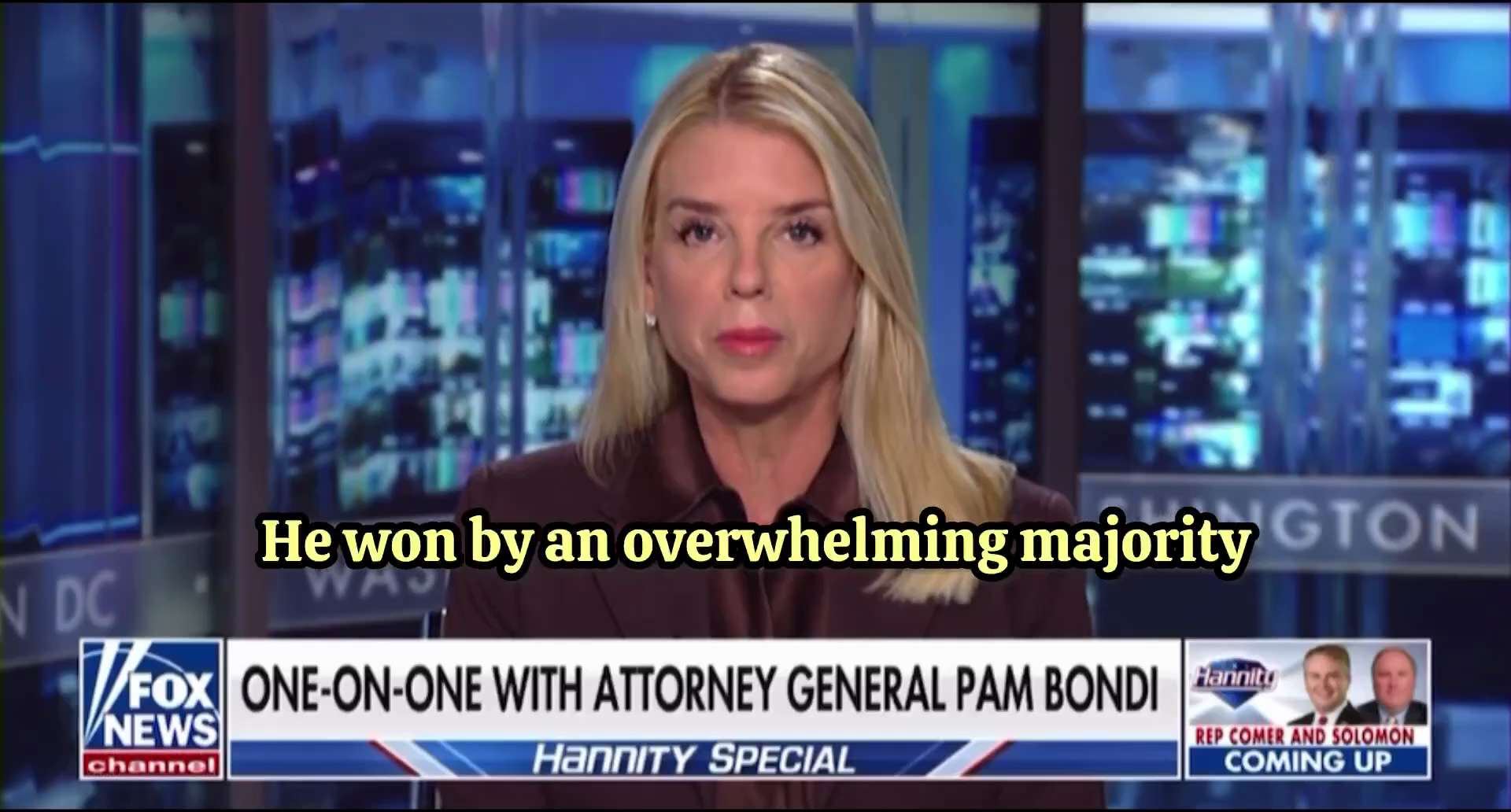 🚨“这只是一个开始。”

1️⃣今晚，汉尼提用他的整个独白讲述了整个大阴谋。从钢铁档案到海湖庄园的突袭，汉尼提为帕姆·邦迪的出场和承诺即将追究责任做好了铺垫。

2️⃣“一切都摆在桌面上。我们正在调...