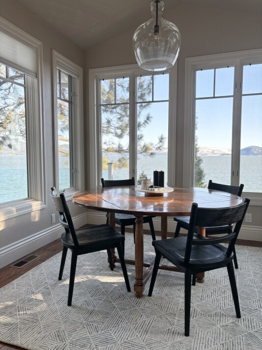 Top Sacramento Interior Designer for Custom Home and Office Interiors

Bring your vision to life wit...