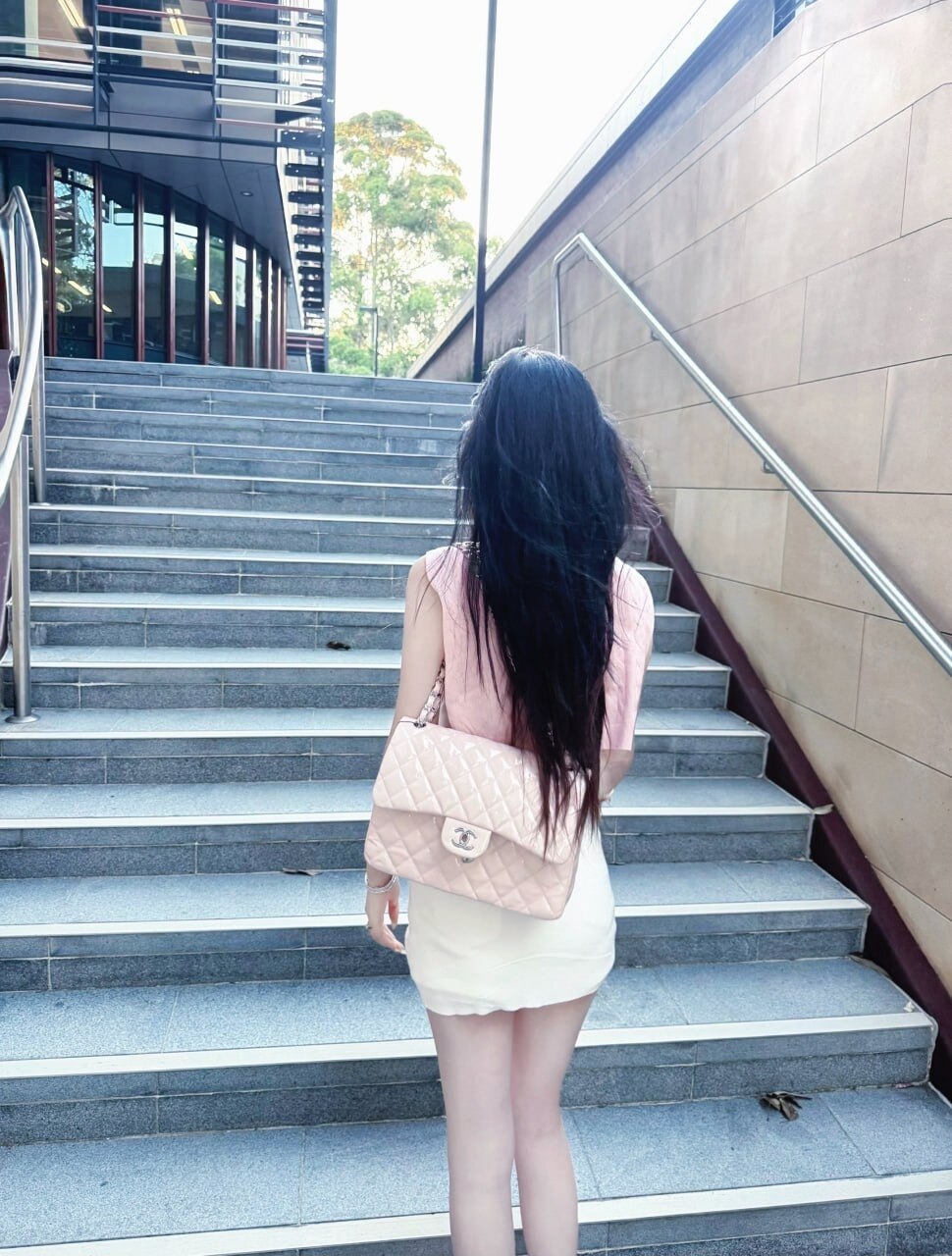  Happy weekend in Miami 💕 Grateful for sunshine, long walks, and the little joys that make life bea...