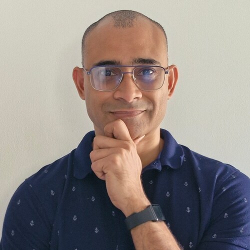 Ing Sistemas, Especialista en Gerencia TI (c),  Economista (c) y Bloguero en @LaEconomiaOn. Tolerante excepto con los in...