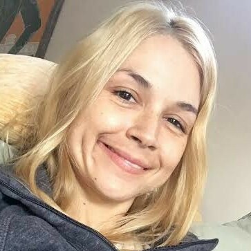 I’m from Illinois Chicago but currently leaving in Houston Texas. I work here as a chef cook