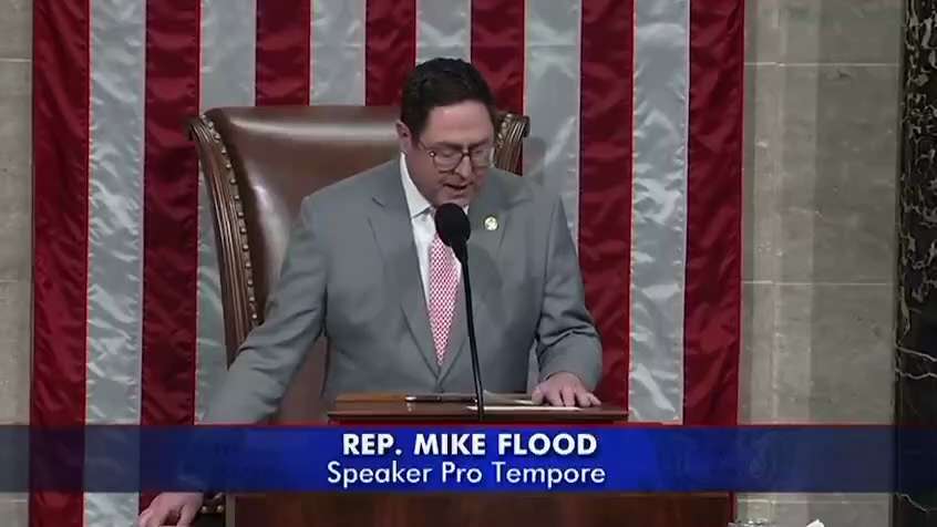 【美国之声——众议院通过4405法案】2025年11月18日，众议院通过了要求公开爱泼斯坦档案的4405法案，即《爱泼斯坦档案透明法案》。

随后将递交参议院投票，通过后将由总统签署成为法律。 

#...