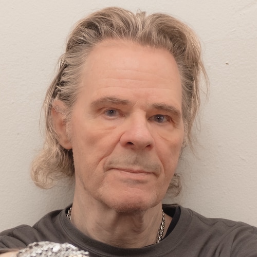 Neither player-king nor prostitute.
https://howardstein.com
https://imake.world