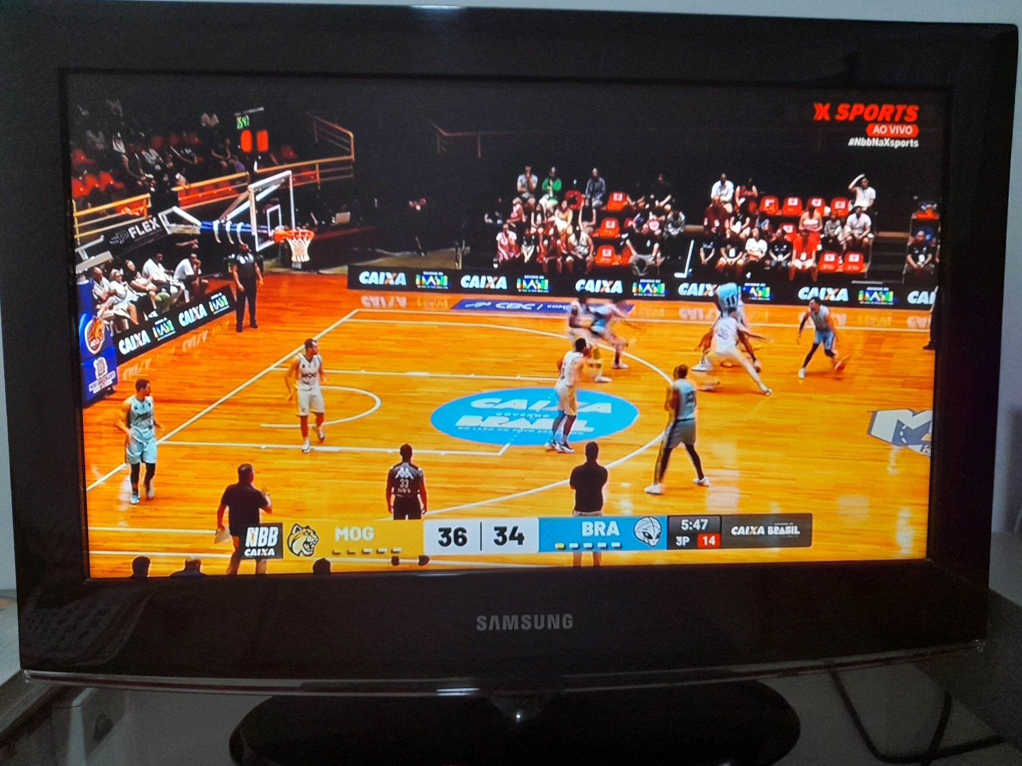 Vamos pra mais um dia? Vamos.
A la gente en español, mis saludos y lo de siempre para entender todo ...