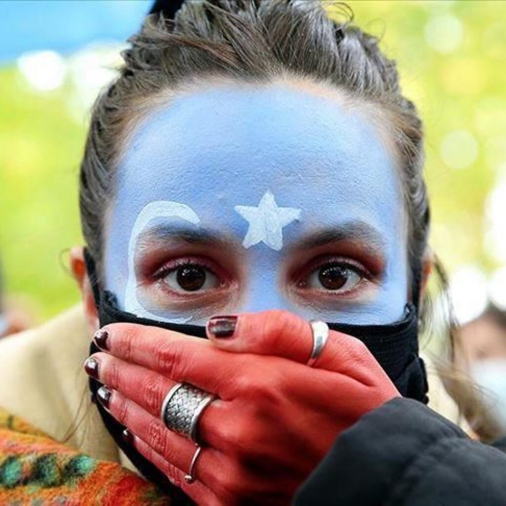 《机器之眼》——  揭露中共对维吾尔族大规模监控与拘禁

1月20日（秘密翻译组） —— 76分钟纪录片《机器之眼》（Eyes of the Machine）揭露了中共大规模监控与拘禁体系。

该片记...