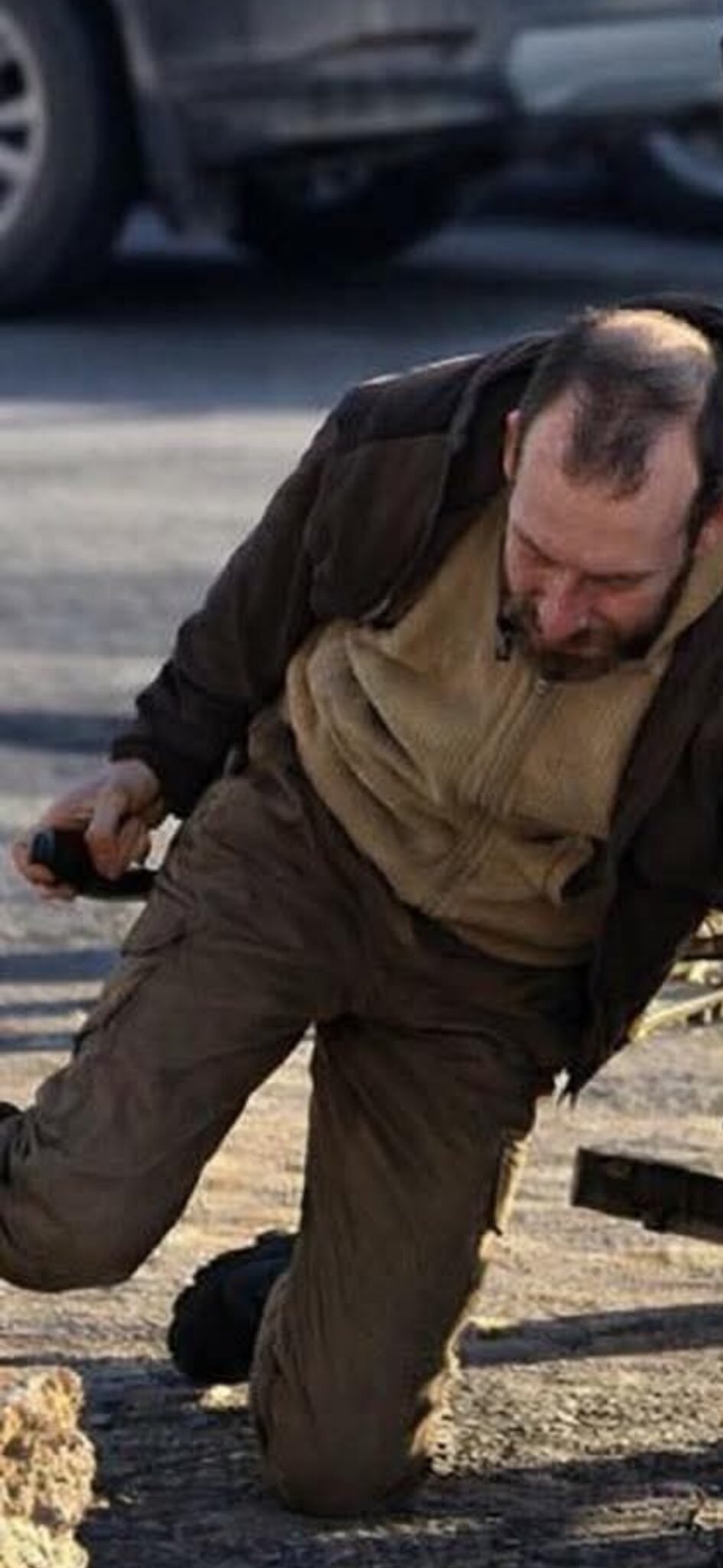 Gun, phone or bomb? In a split second nobody knows. ☠️