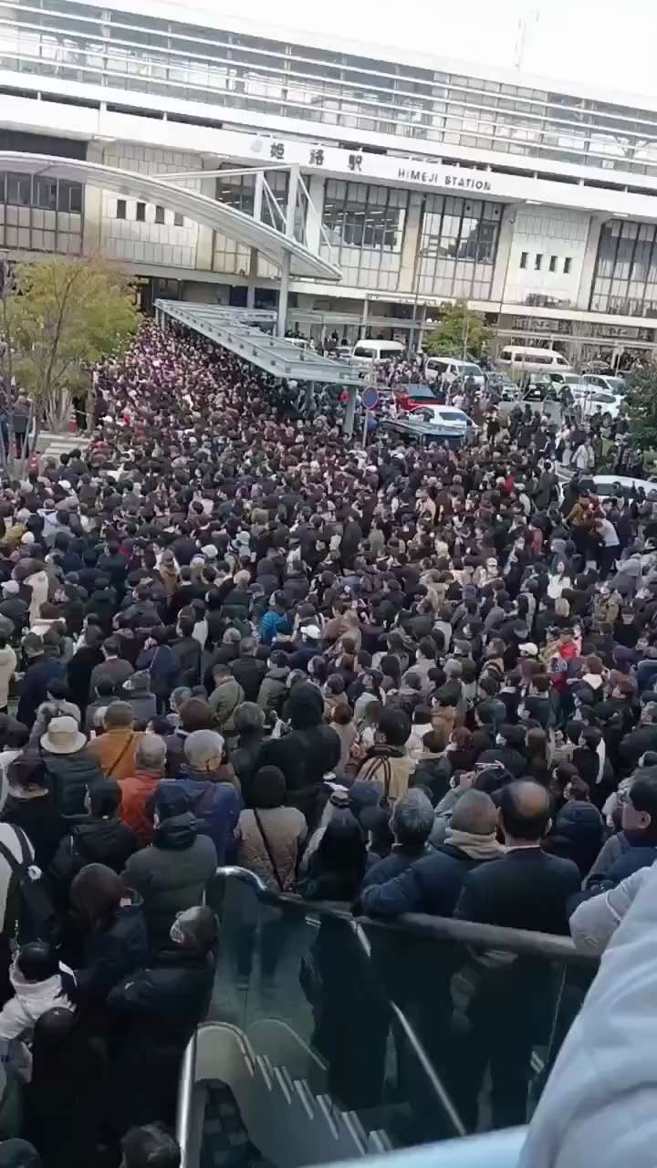 🔥日本福冈

高市早苗的应援选举现场！💥

人山人海！

中共一直利用媒体制造虚假宣传高市内阁会输掉选举！

在日本，出现这种罕见规模的应援现场，可能会输吗？？

🤷🤷🤷

中共又在试图操纵...