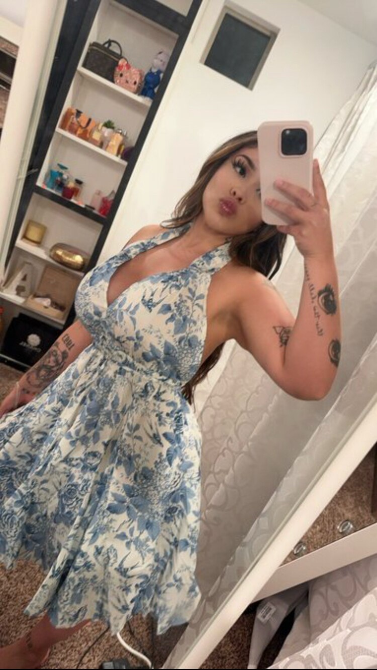 In New York, I always be myself... unless I trip and fall, then I’m just a confused pretzel. 🥨😂 #O...