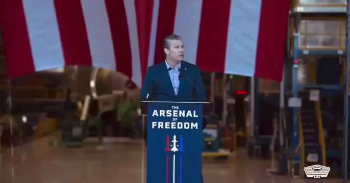 🚨最新消息：战争部长赫格塞斯透露，他们正在搜寻，但找不到任何驶向美国的运毒船只🤣

那是因为它们都被炸毁了，而这正是川普总统一直以来的计划！

赫格塞斯：“我不知道你有没有注意到——最近很少有船被...