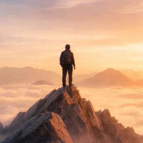 以静默筑心墙，碎雪自落。
任恶意如回镖，反噬其主。
持定力如深流，终向辽阔。