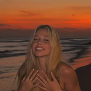 Los Angeles, California 🇺🇸
Check my highlights 👀💕
Football fan, i love books and tennis too