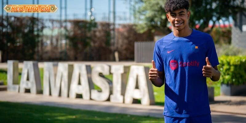 Lamine Yamal: Sự kế thừa di sản Messi tại Barcelona



Lamine Yamal được các chuyên gia và trang kèo...